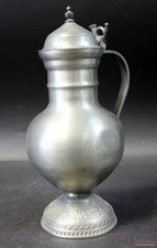 Große Zinnkanne mit Deckel