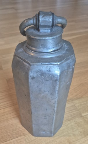 Antike zinnkanne mit - zinnkanne,