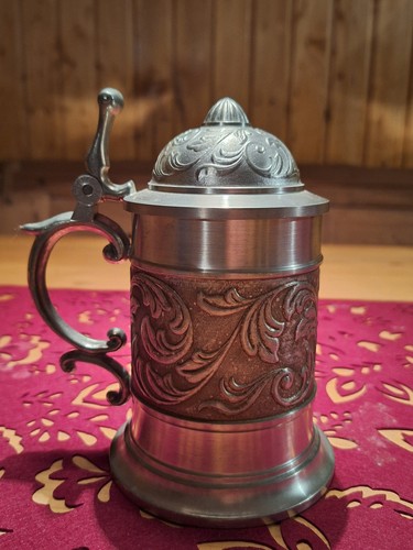 Schöner zinnkrug mit deckel - zinnkrug,
